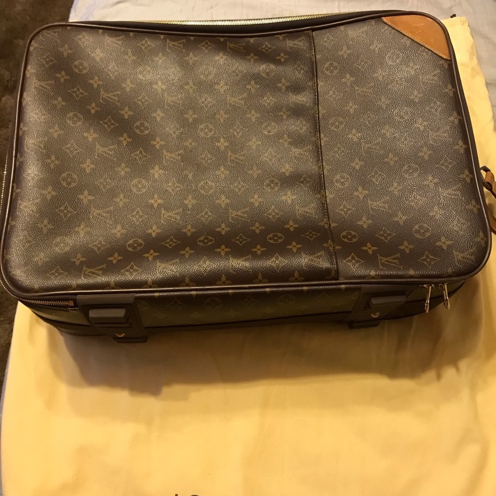 Authentic Louis Vuitton Pegase 55